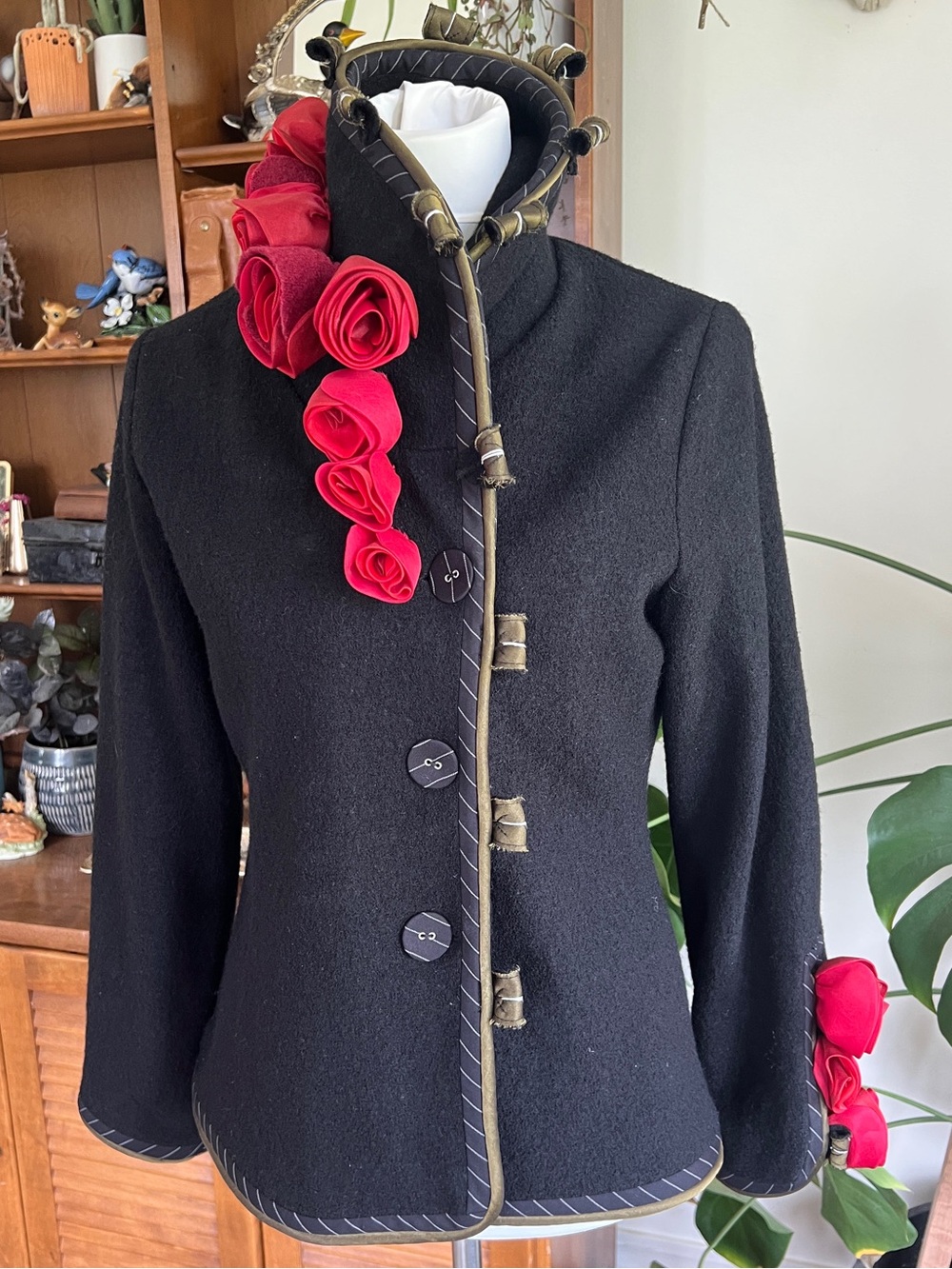 CoVelo Clothing Black Women's Wool Jacket with Red Floral Rose Accents M - Picture 2 of 16